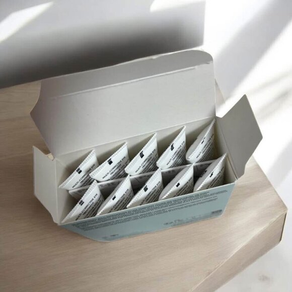 Skinceuticals A.G.E. Advanced Eye Treatment Sample box - Picture 4 of 4